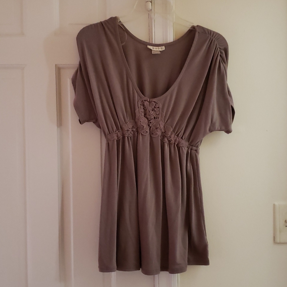 Cute top, comfy